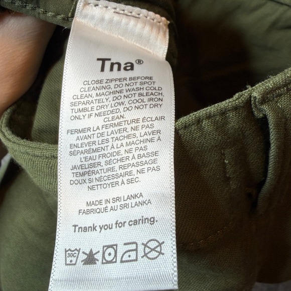 Aritzia TNA Supply Cargo Pant in Army Green Size 6 NWT - Picture 7 of 8